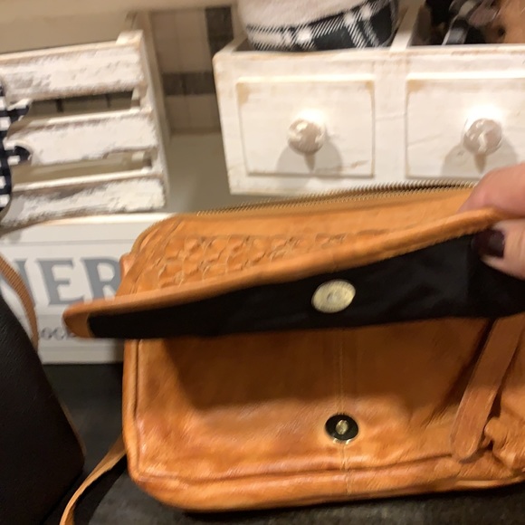 Day and mood crossbody - Picture 2 of 4